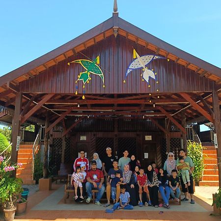 Bayu Beach Penarek Kampung Penarik Exterior foto