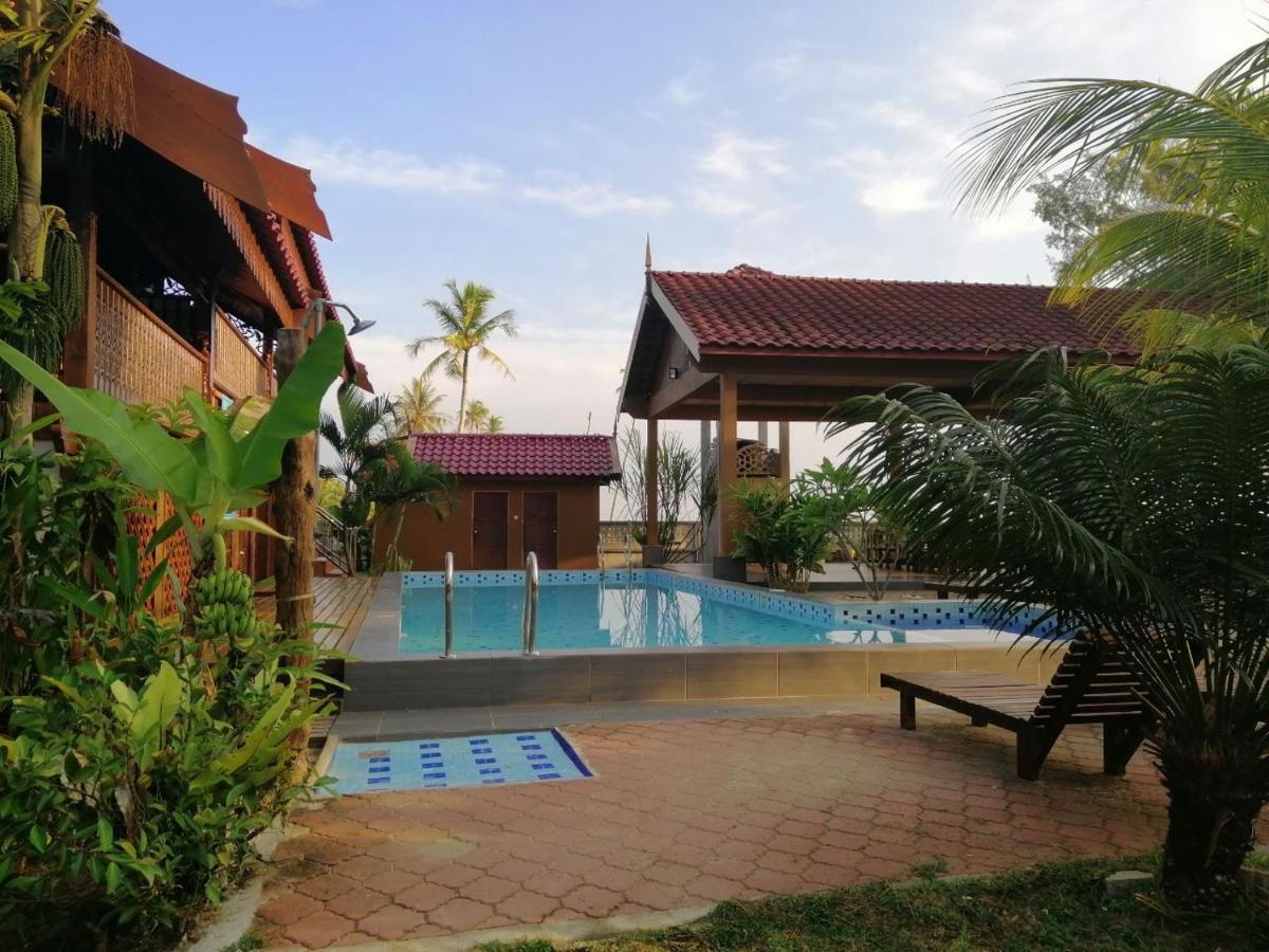 Bayu Beach Penarek Kampung Penarik Exterior foto