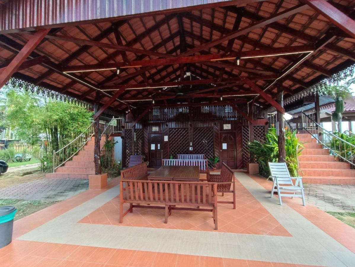 Bayu Beach Penarek Kampung Penarik Exterior foto