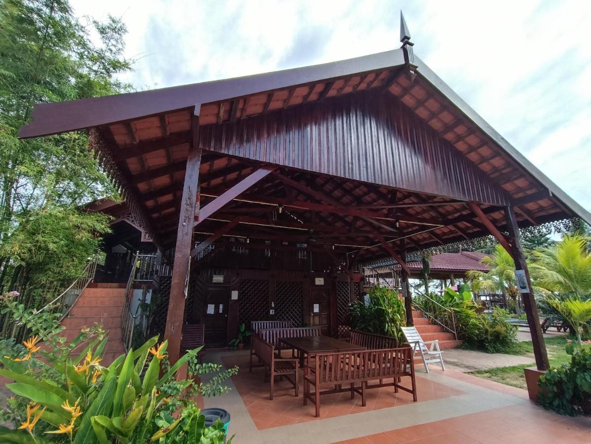 Bayu Beach Penarek Kampung Penarik Exterior foto