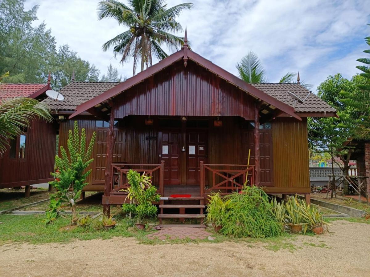 Bayu Beach Penarek Kampung Penarik Exterior foto