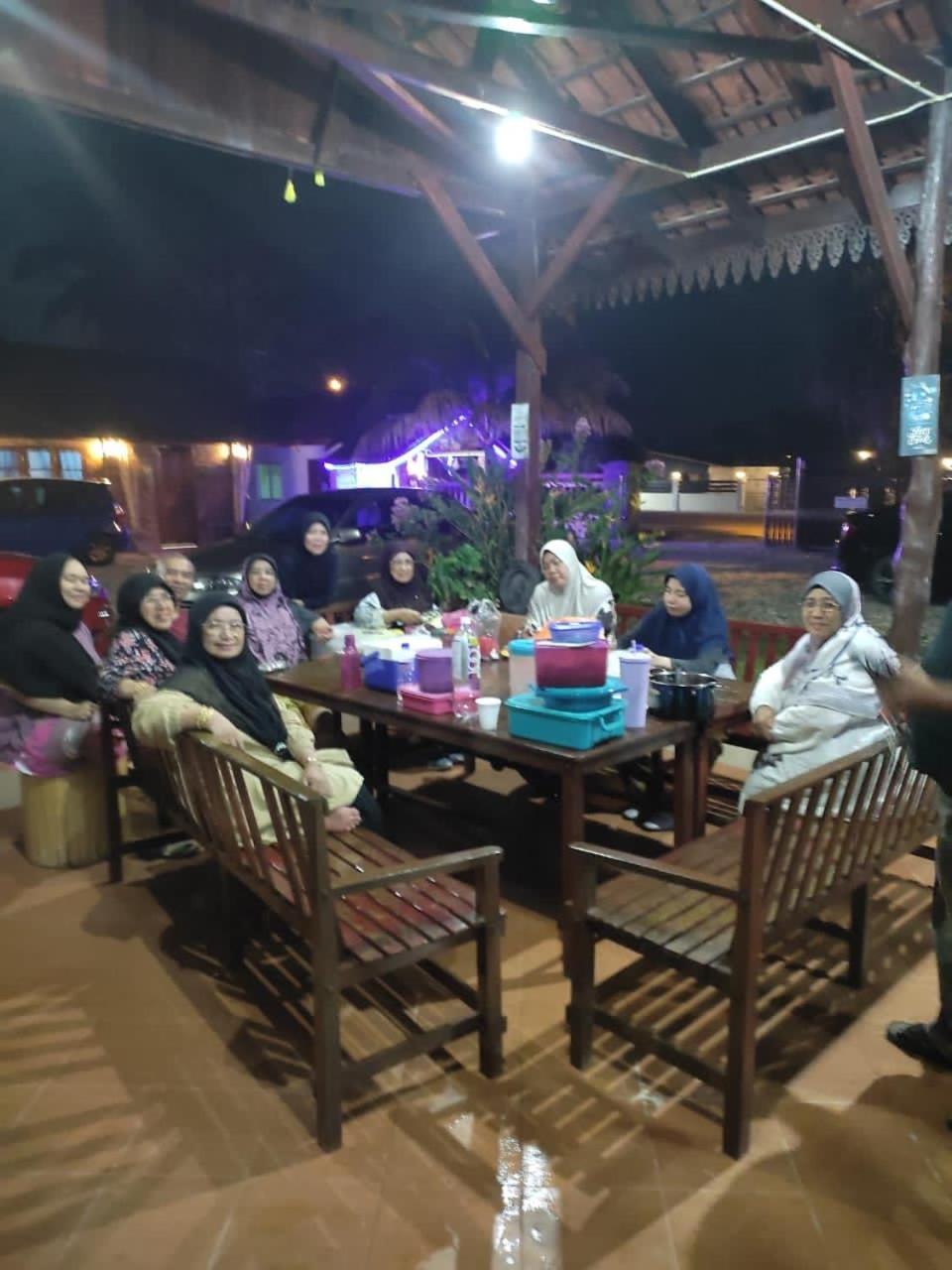Bayu Beach Penarek Kampung Penarik Exterior foto