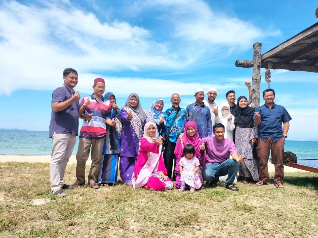 Bayu Beach Penarek Kampung Penarik Exterior foto