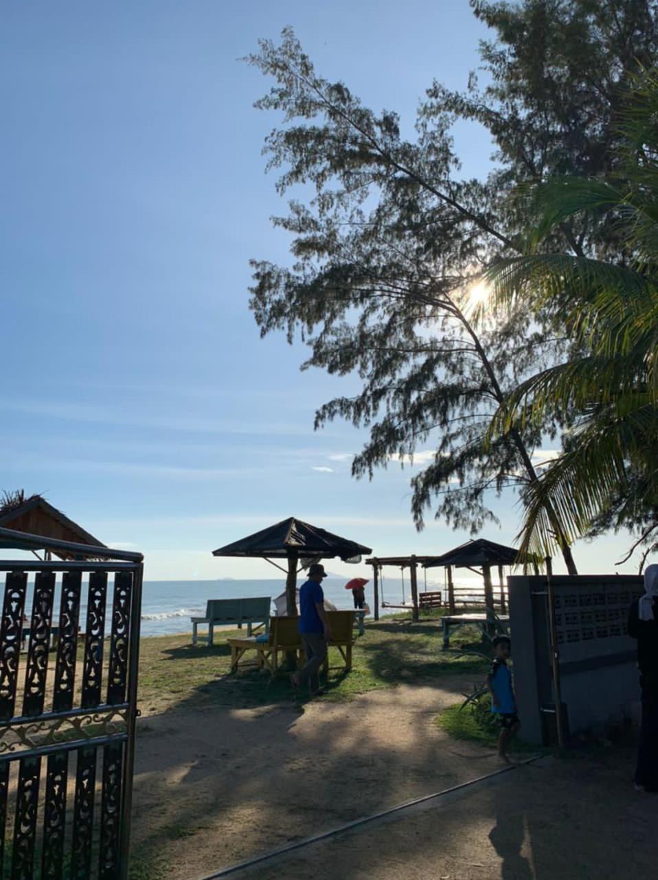 Bayu Beach Penarek Kampung Penarik Exterior foto