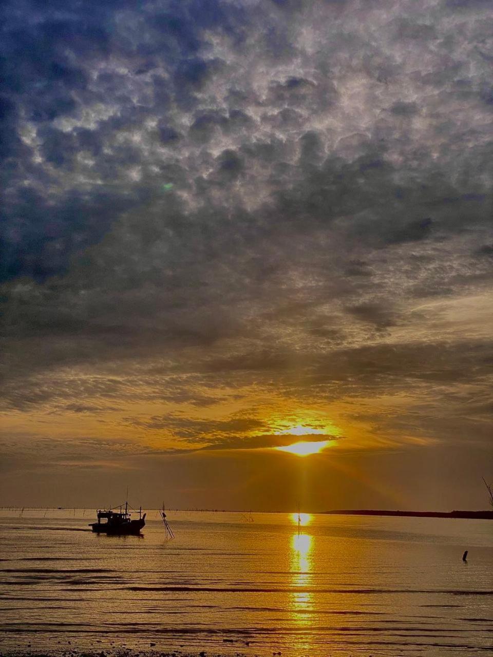 Bayu Beach Penarek Kampung Penarik Exterior foto
