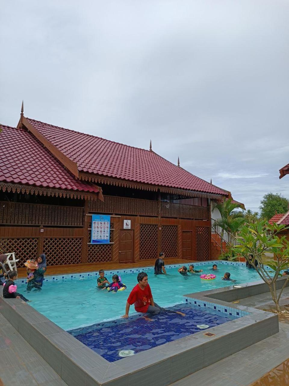 Bayu Beach Penarek Kampung Penarik Exterior foto
